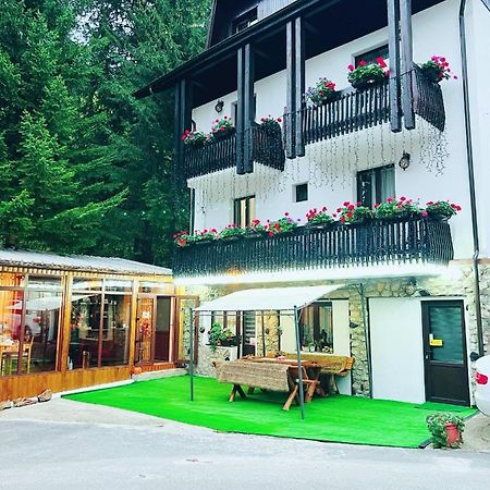 Cabana Din Poienita Poiana Brasov Eksteriør billede